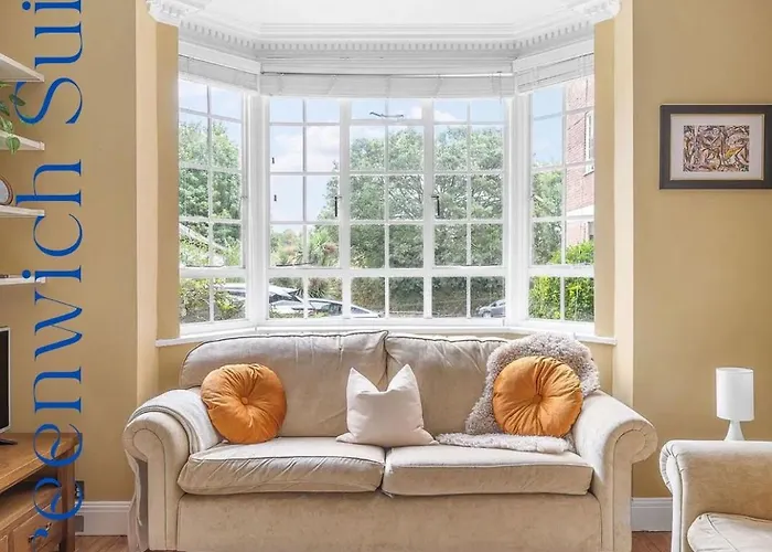 The Greenwich Suite Devereux Residences