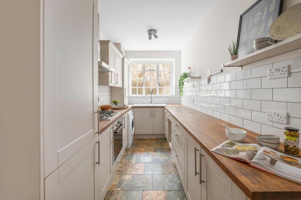 Apartment The Greenwich Devereux Residences London