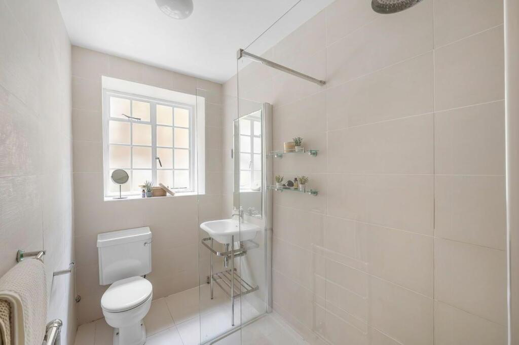 The Greenwich Devereux Residences *
