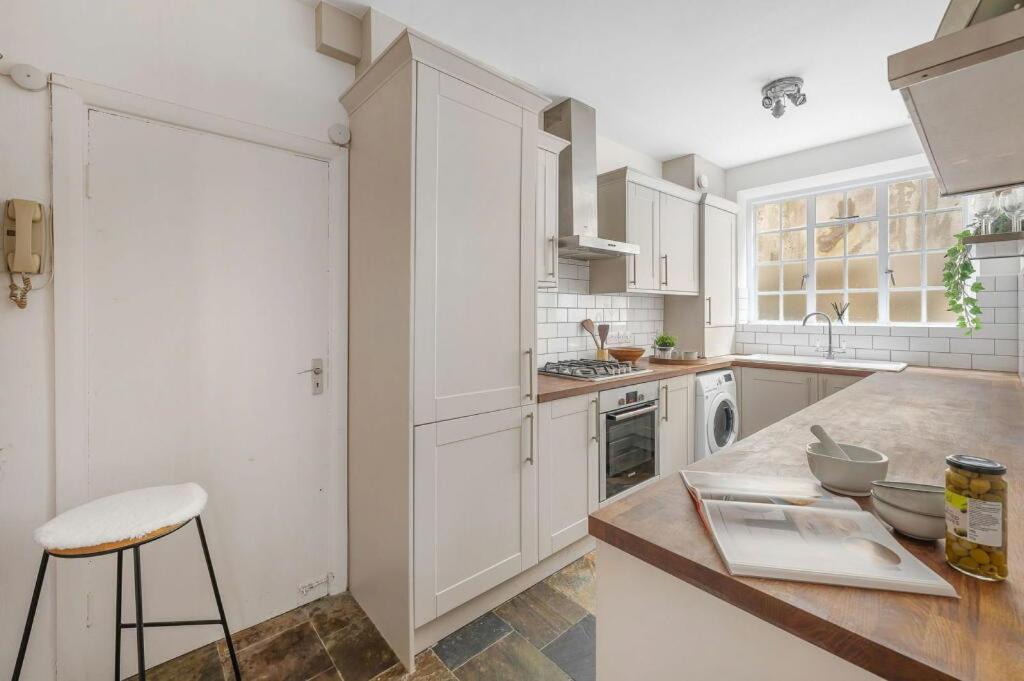 The Greenwich Devereux Residences *